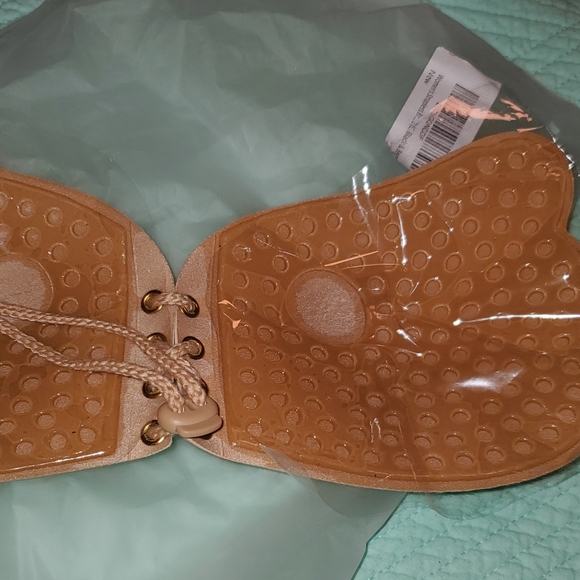 "Magic" Backless / Strapless Push-Up Bra - Picture 6 of 8